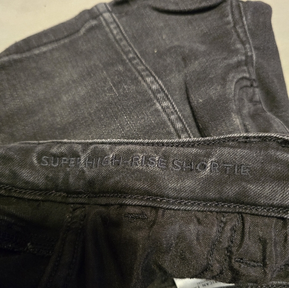 American Eagle Black Super High-Rise Jean Shorts - Picture 4 of 4